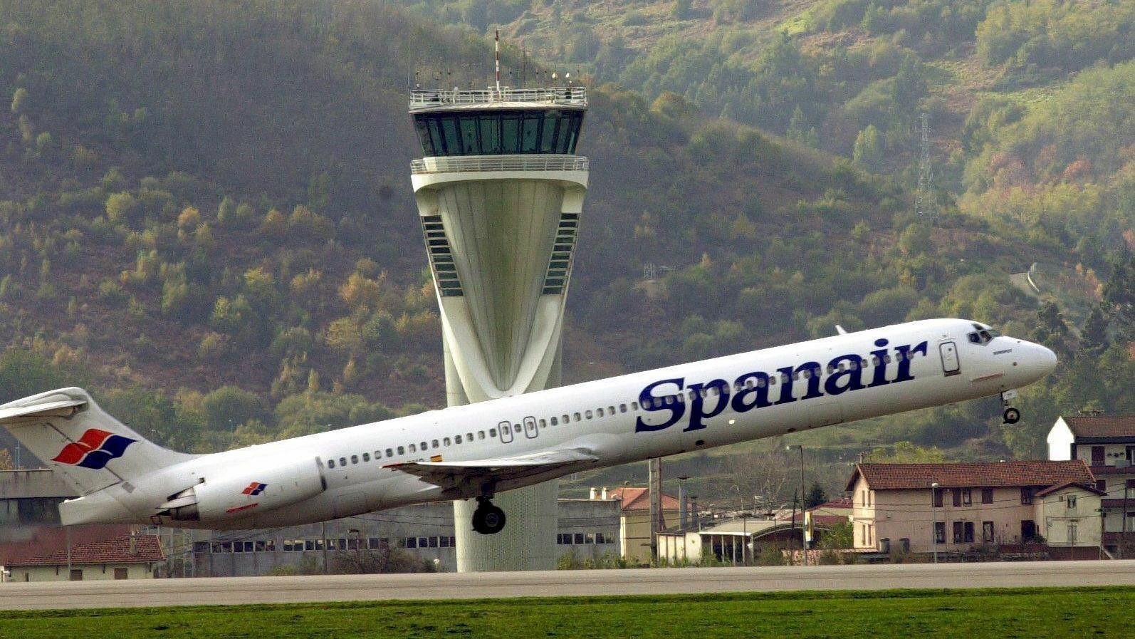 Bilbao_letisko_lietadlo_Spainair